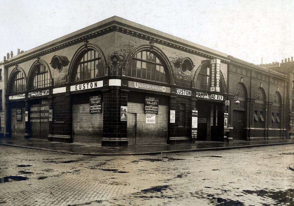 © TfL from the London Transport Museum collection