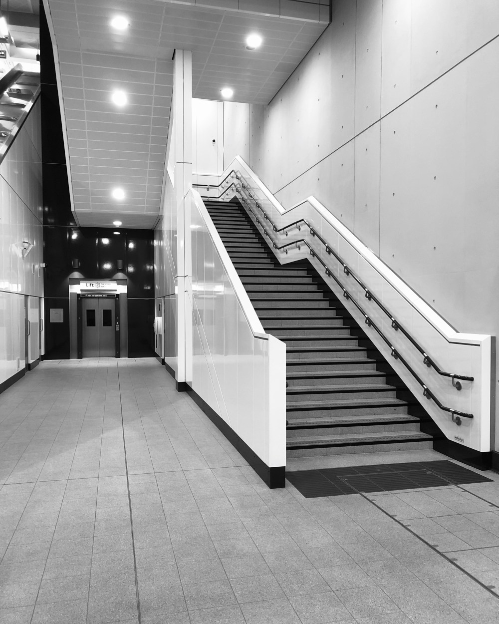 New Waterloo & City line entrance, Bank station. © thenewwiperstimes.com