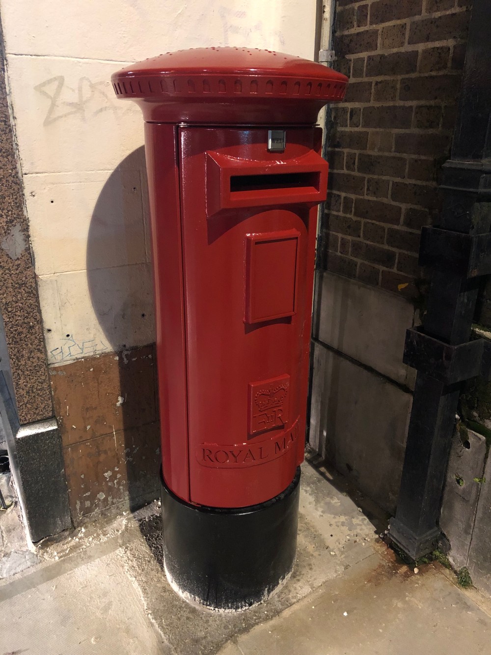 Palmers Green Post Office, 364 Green Lanes, N.13.
