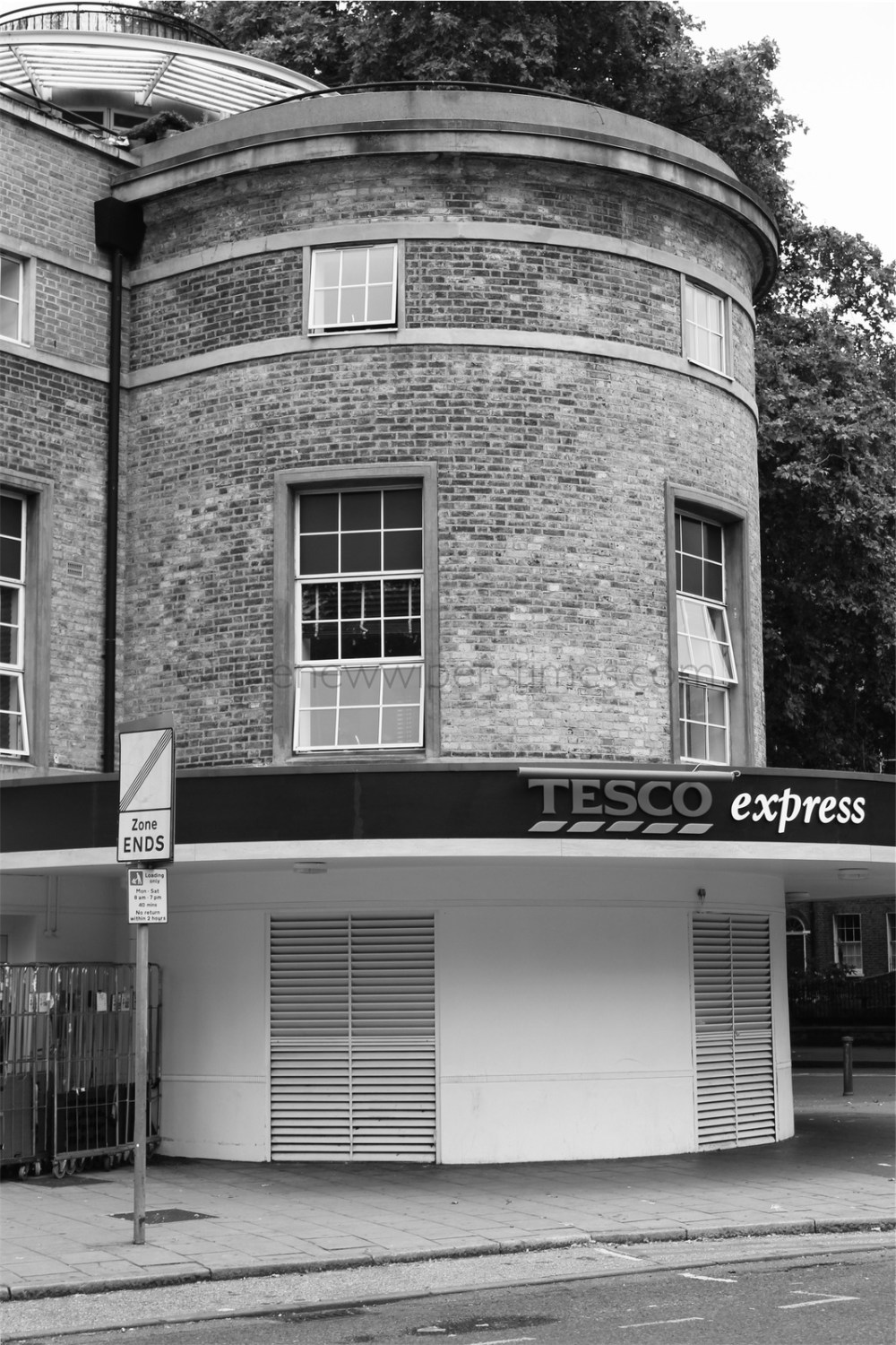  The 'Regal' Cinema, Kennington Road, London S.E.11. © thenewwiperstimes