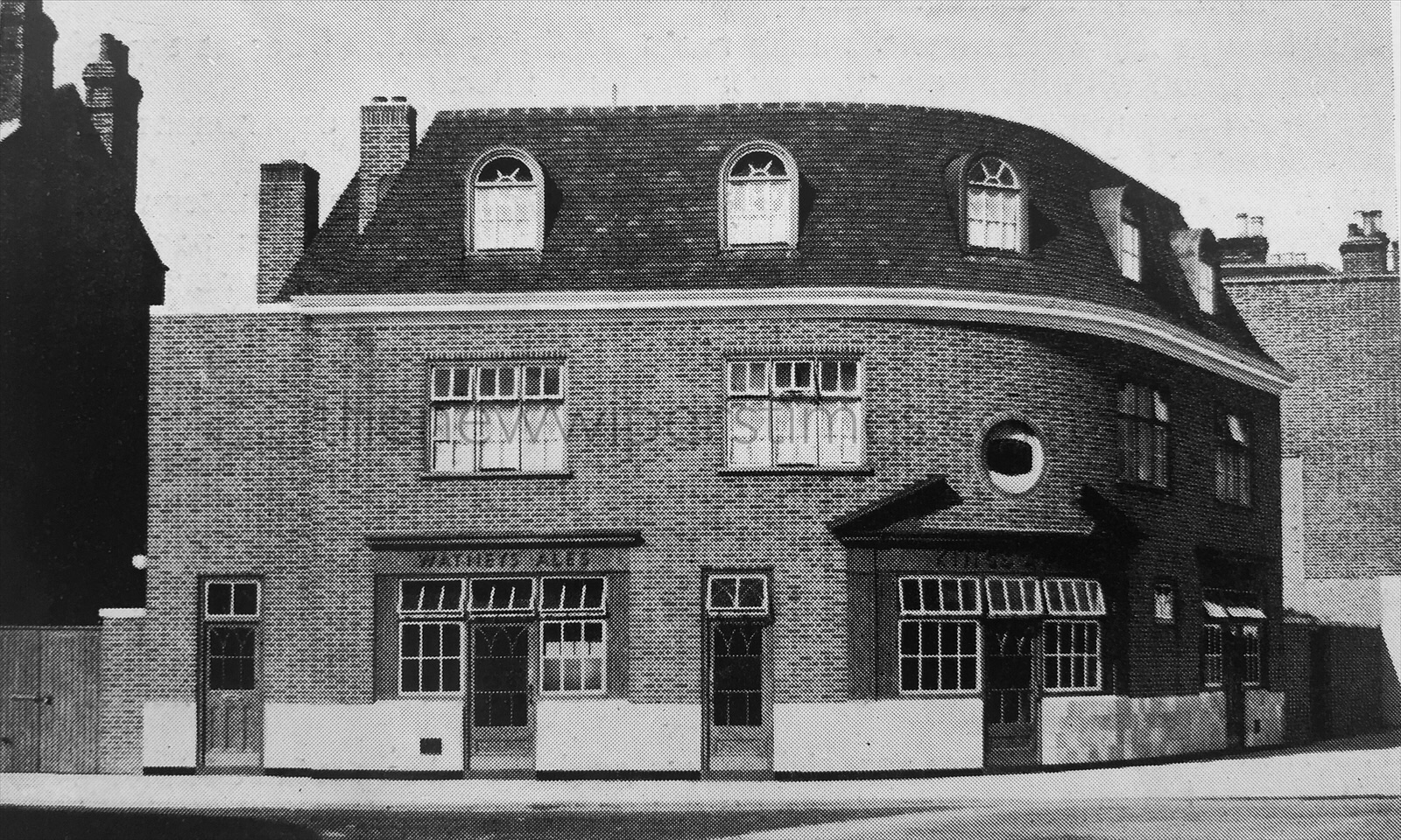 ‘The Kings Arms’, 94 Kennington Lane, London S.E.11 Pub Public House Watney, Combe, Reid & Co., Ltd. Neo-Georgian NeoGeorgian Interwar 
